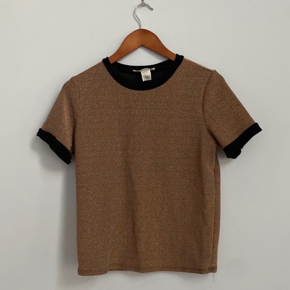 ♣️ Light pinkish tan shimmer top by Gaze. Very pretty color